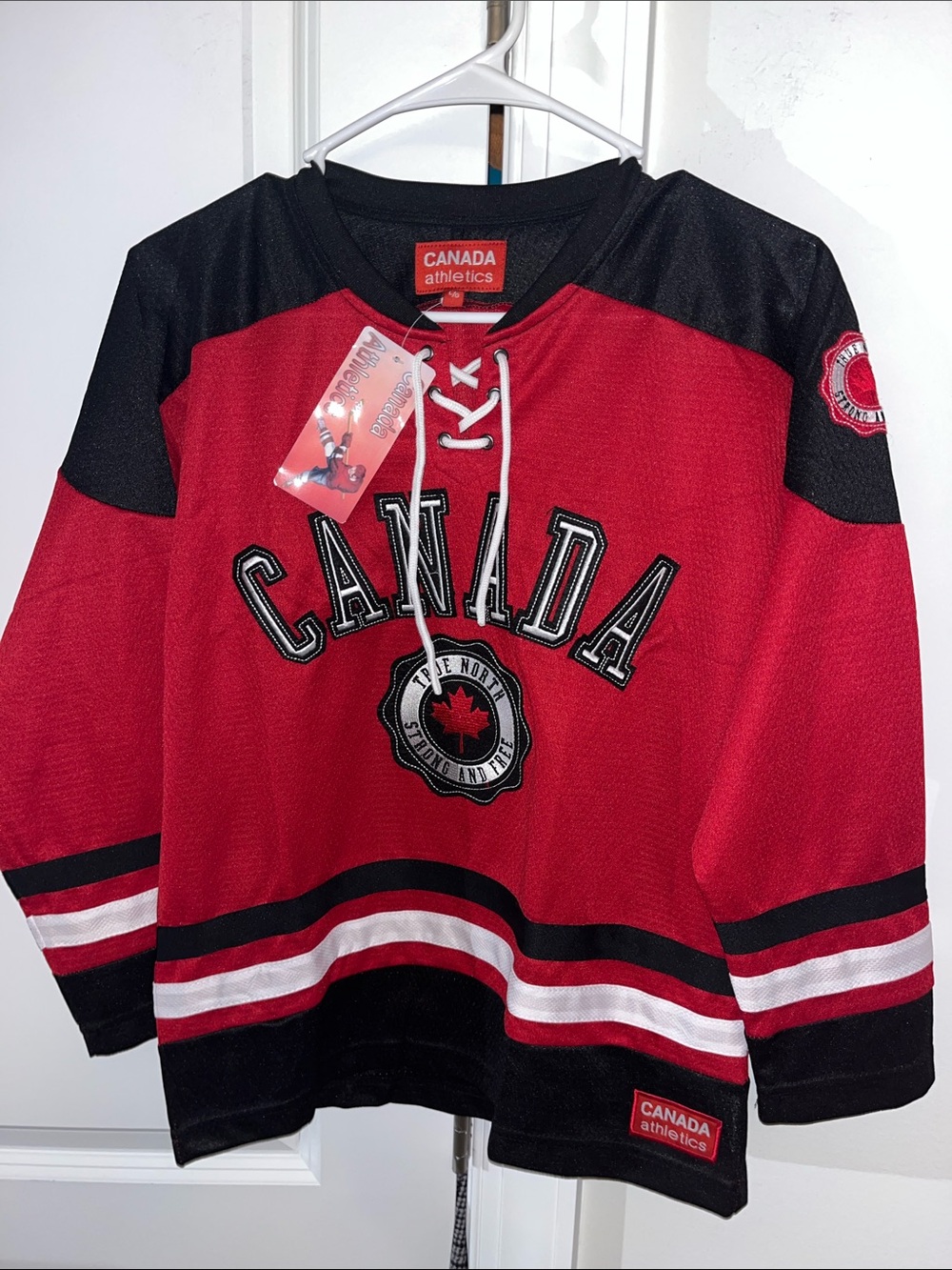 New Team Canada Script Sewn Red Black Hockey Canada Youth Jersey L